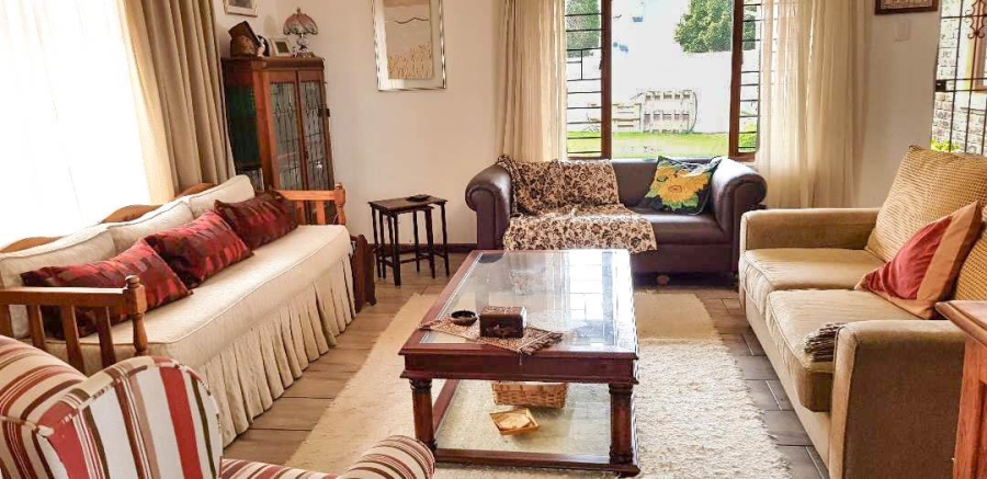 3 Bedroom Property for Sale in Sandbaai Western Cape